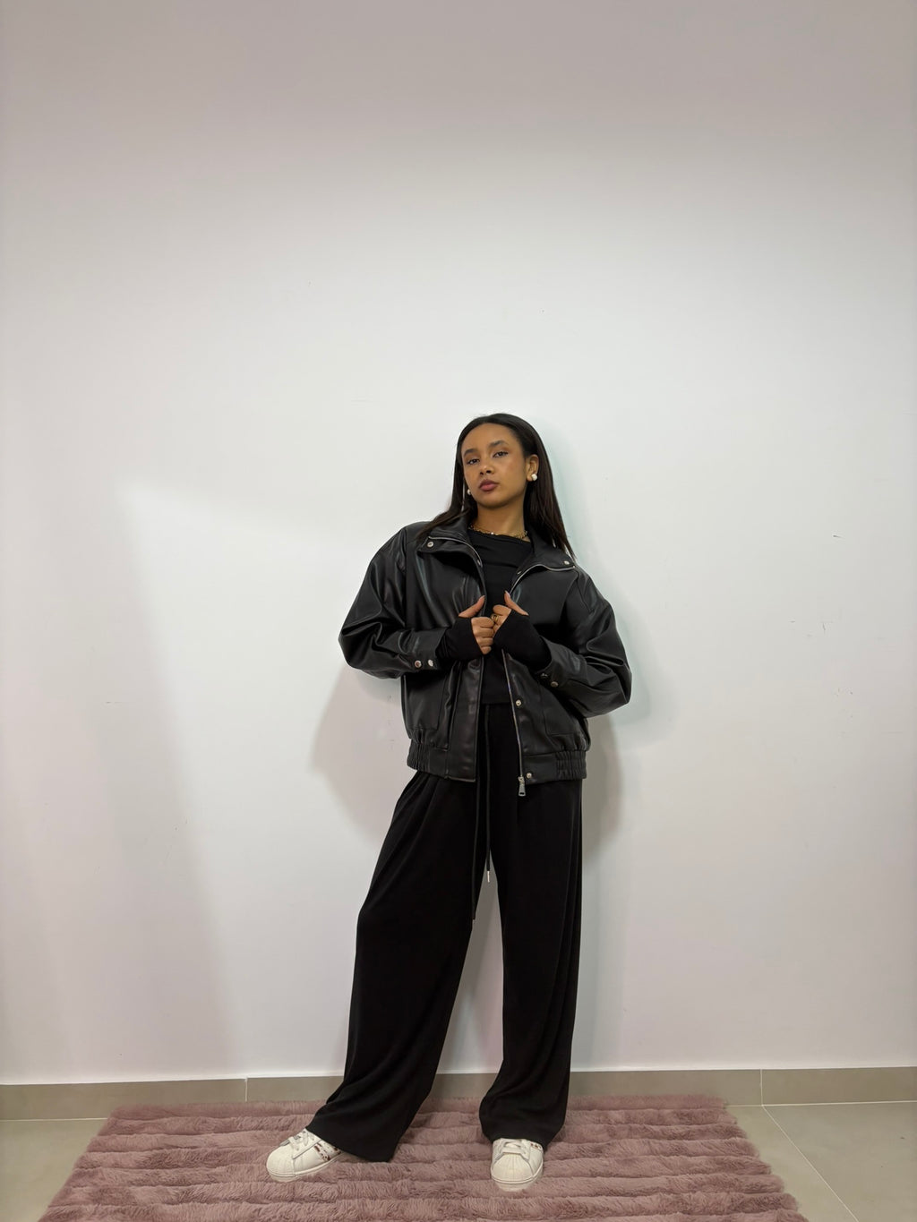 BOMBER IN ECOPELLE -  " NOIR & CREME"