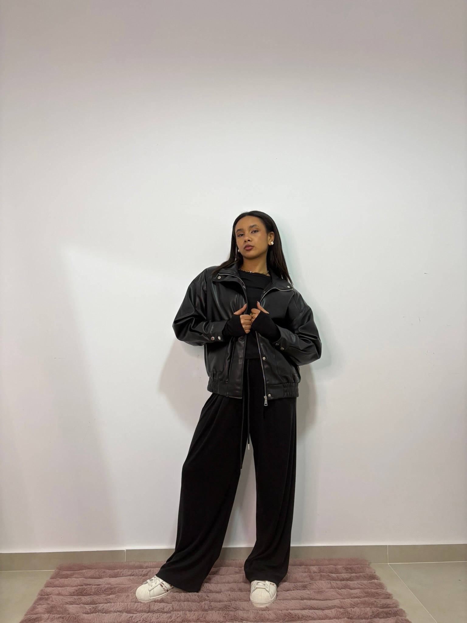 BOMBER IN ECOPELLE -  " NOIR & CREME"