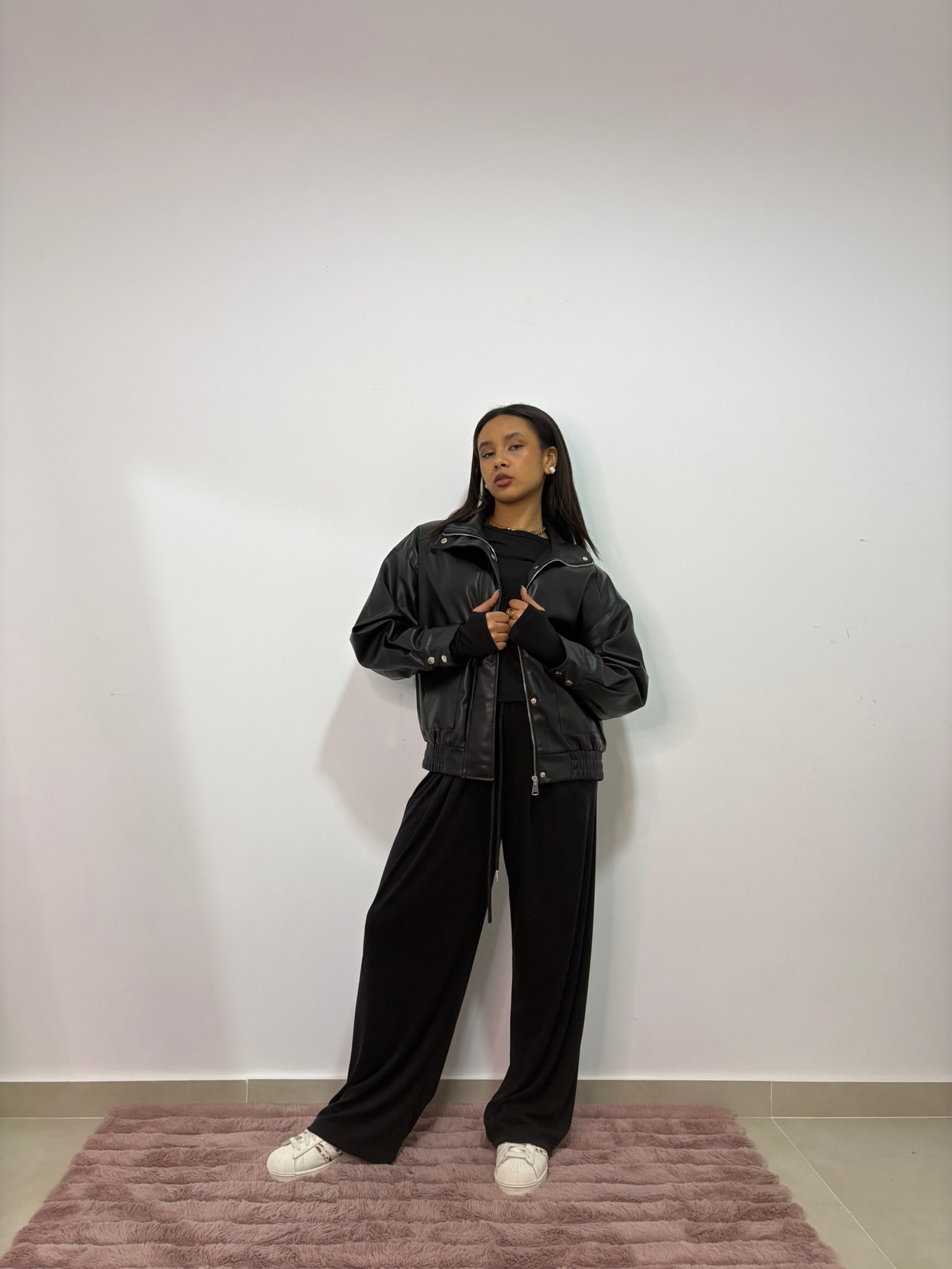 BOMBER IN ECOPELLE -  " NOIR & CREME"