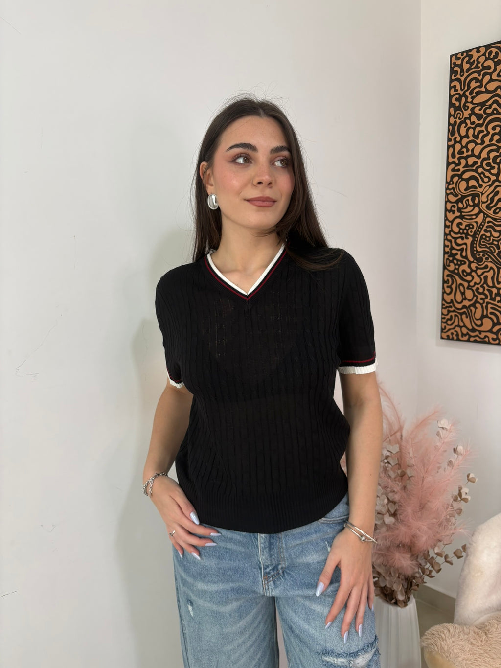 T-SHIRT IN FILO CON SCOLLO A V - " MINIMAL"